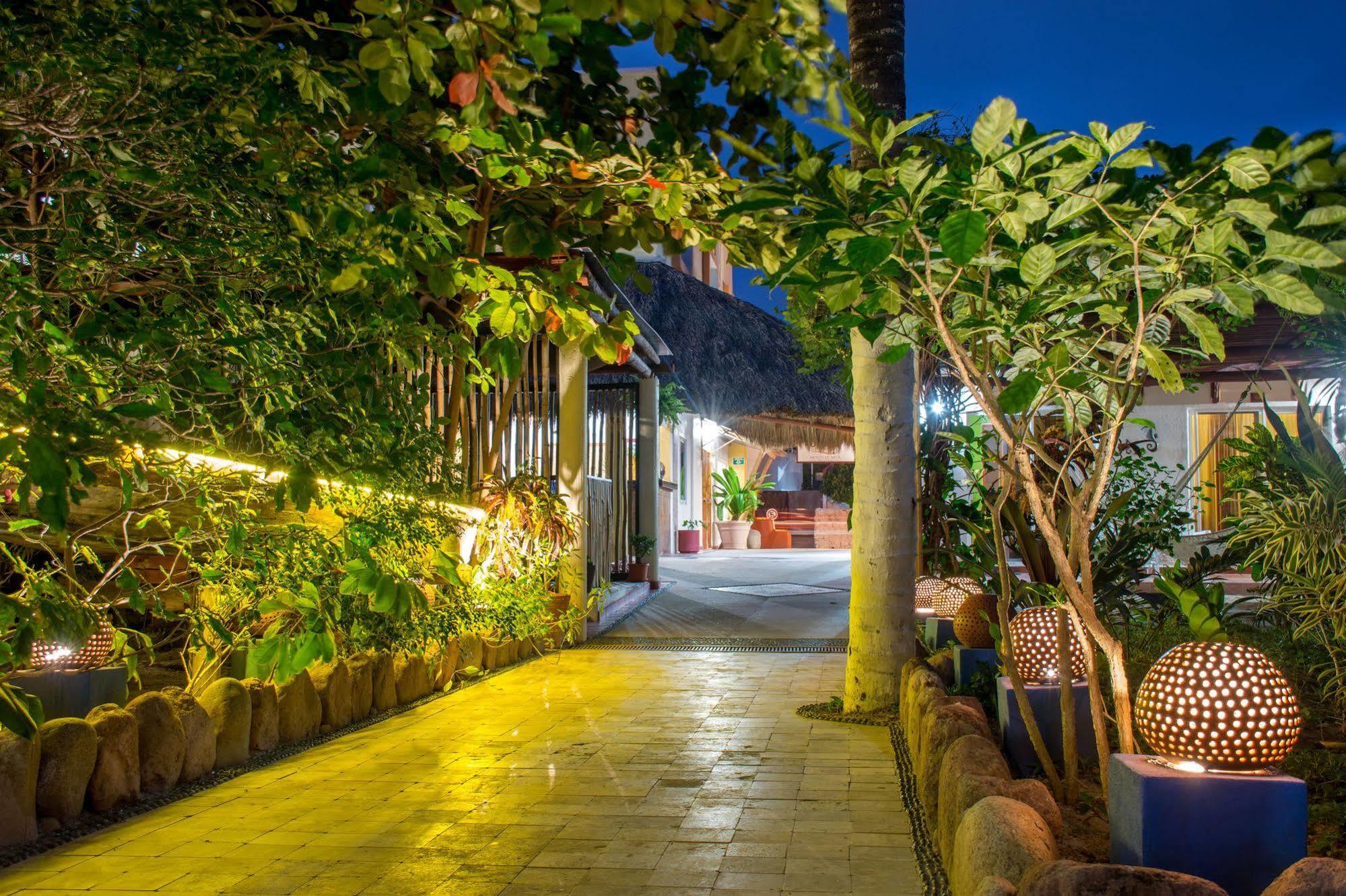 Hotel Meson De Mita 푼타 미타 외부 사진